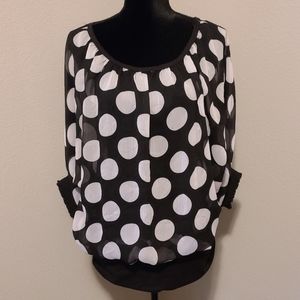 Janette Plus Sheer Blk & Wht Top Sz 2X Like New!!